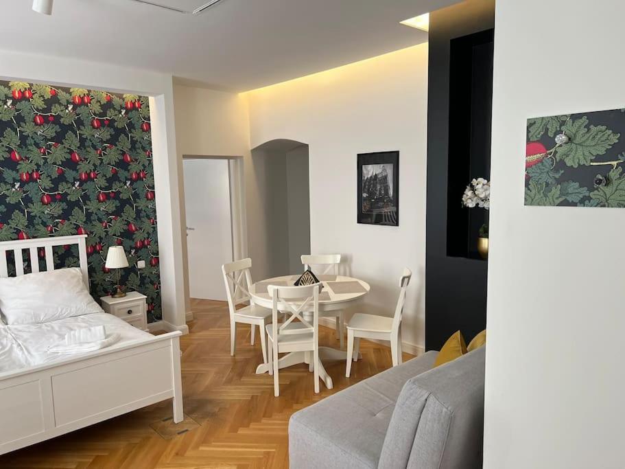 Gemuetliches Und Modernes Apartment,44 M² Vienna Luaran gambar